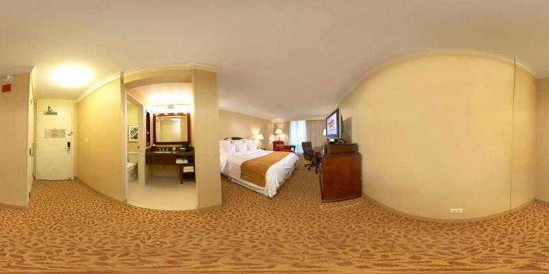 Chicago Marriott Hotel 3*