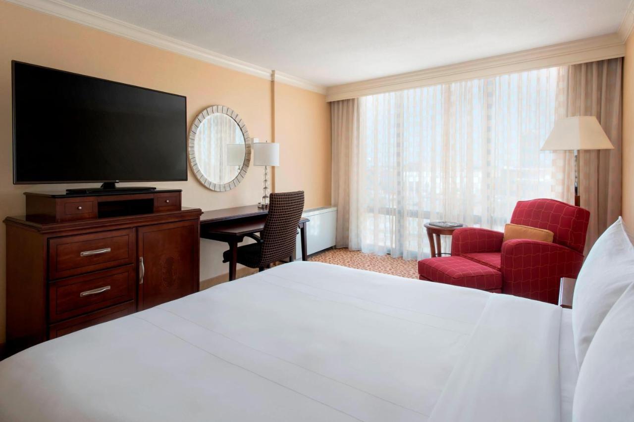 Chicago Marriott Hotel 3*
